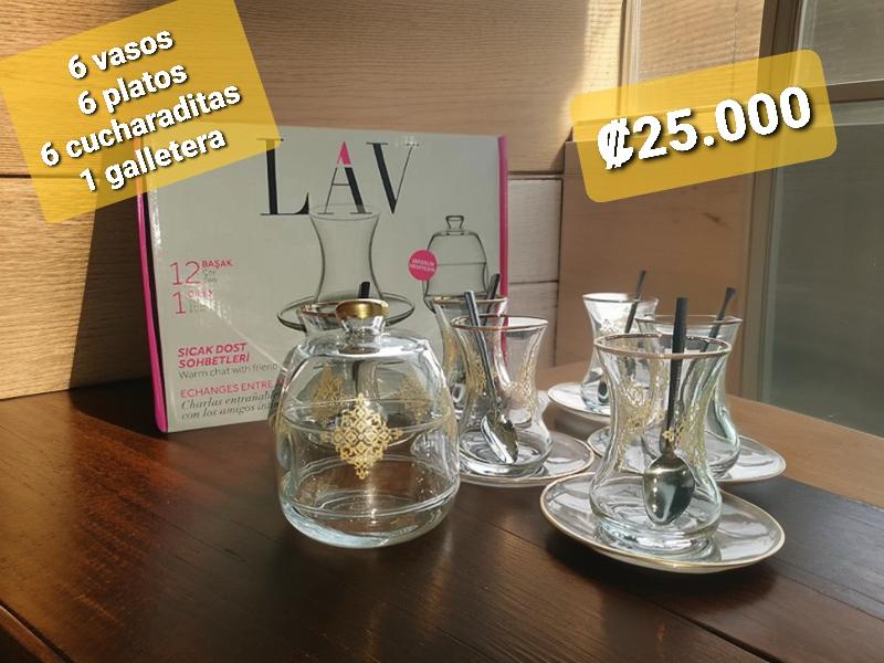 Los Sets de Vasos, Platos y Cucharitas de Té Turco