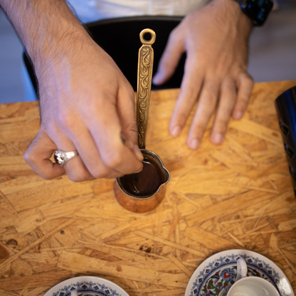 Clases de café turco en la arena en San José