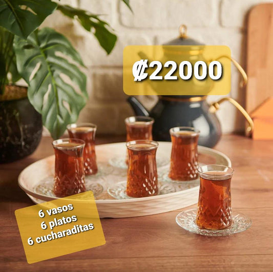 Los sets de vasos, platos y cucharitas de té turco